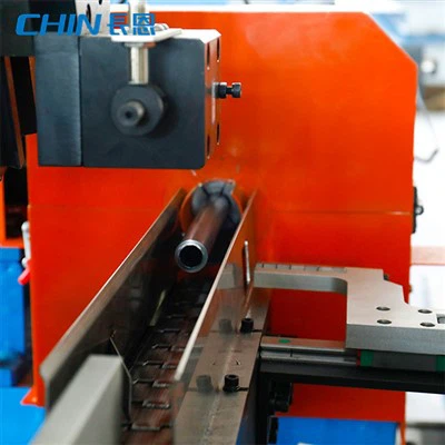 Magna li tifforma t-tarf tat-tubu tal-karozzi